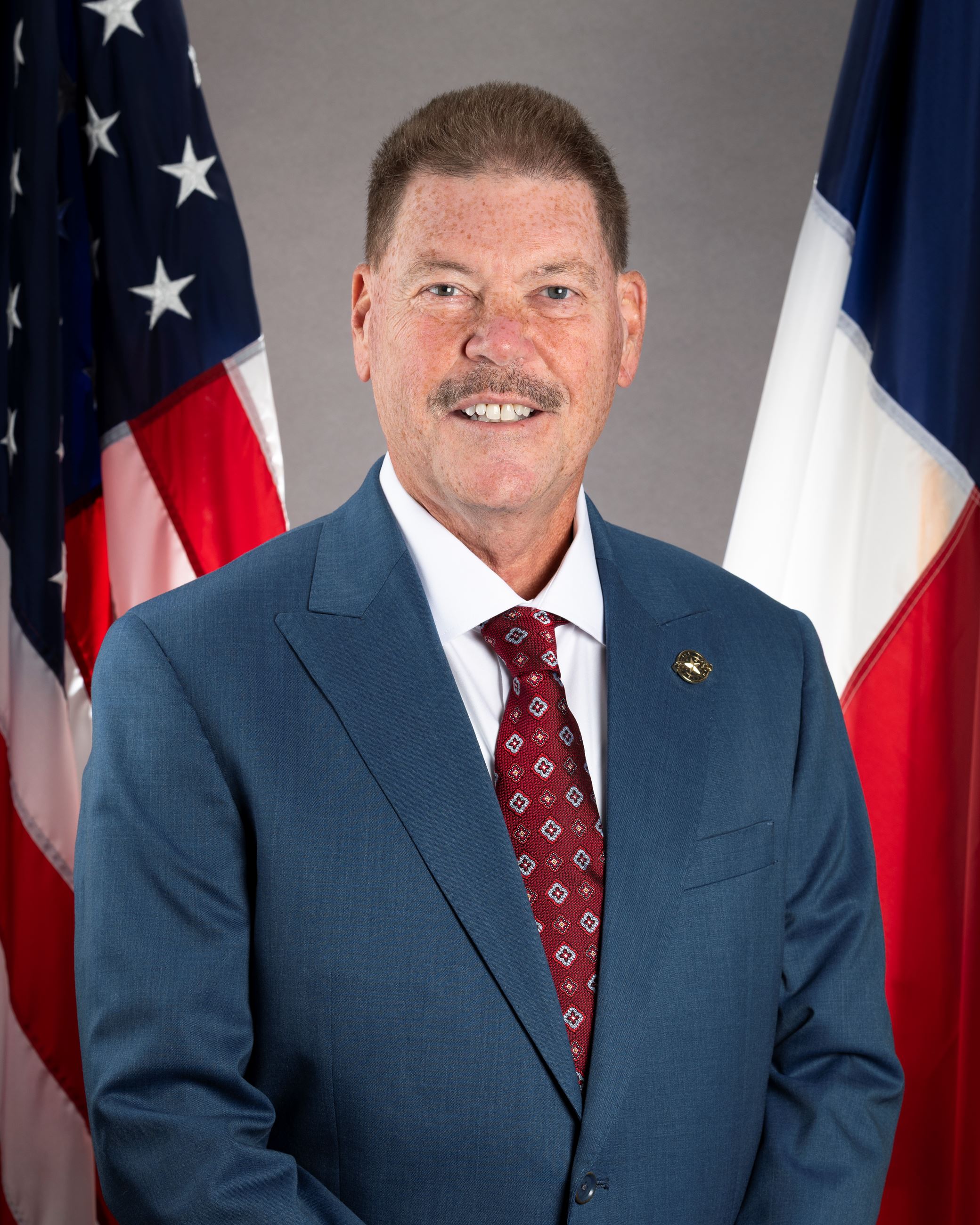 006Mayor Thomas Schoenbein_Portrait_Unedited_Cropped_16x20 ratio_2025